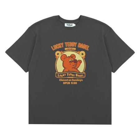 Lucky Teddy Bagel Museum 베이글 차콜 세미오버핏 티셔츠