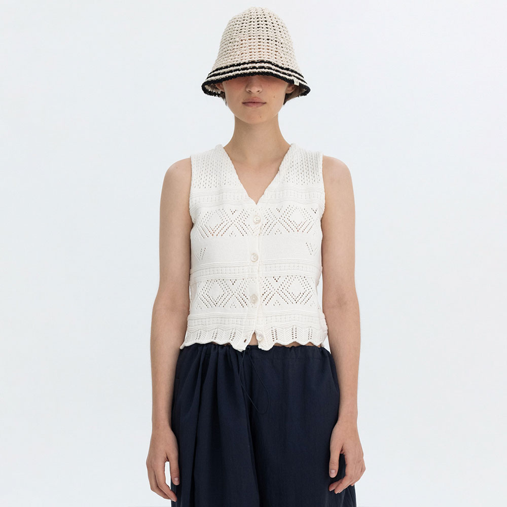 [벤시몽] CROCHET KNIT SLEEVELESS - IVORY1