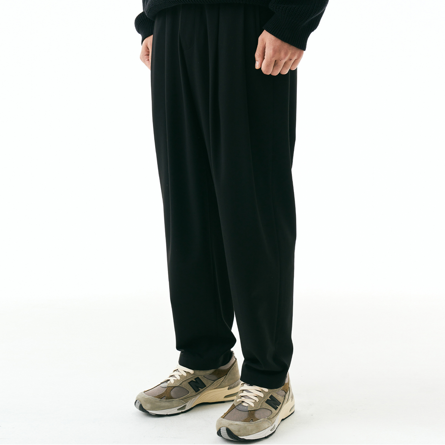 Banding Silhouette Pants_Black1