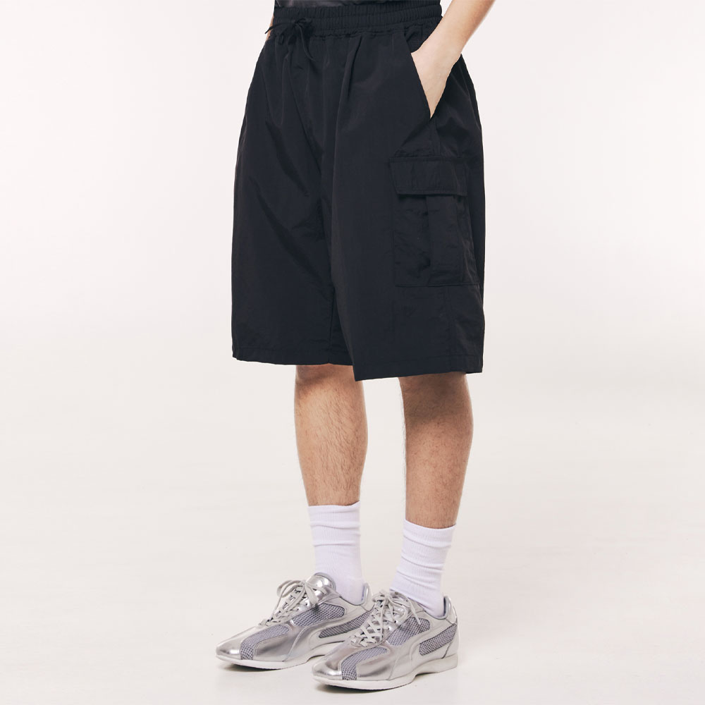 나일론 와이드 카고 하프팬츠_블랙1